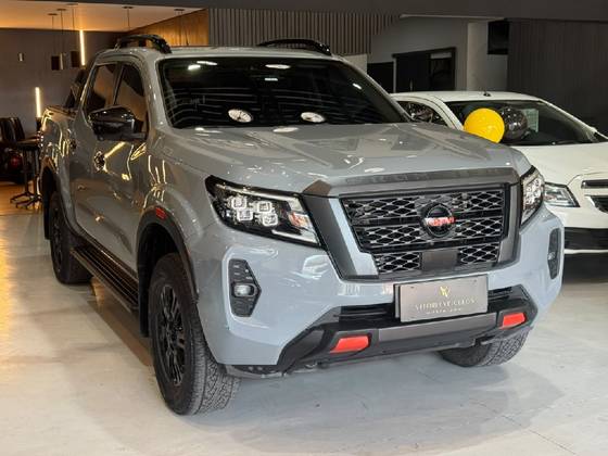NISSAN FRONTIER 2.3 16V TURBO DIESEL PRO4X CD 4X4 AUTOMÁTICO
